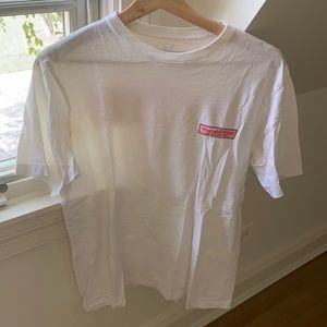 Vineyard vines t-shirt